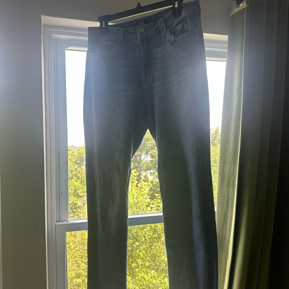 Earl charcoal gray/black Jeans w light fray on bottom - 10